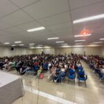 Ex-alunos de Biomedicina inspiram acadêmicos em mesa-redonda do UniSalesiano