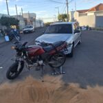 Motociclista fica ferido após colisão com carro em Birigui